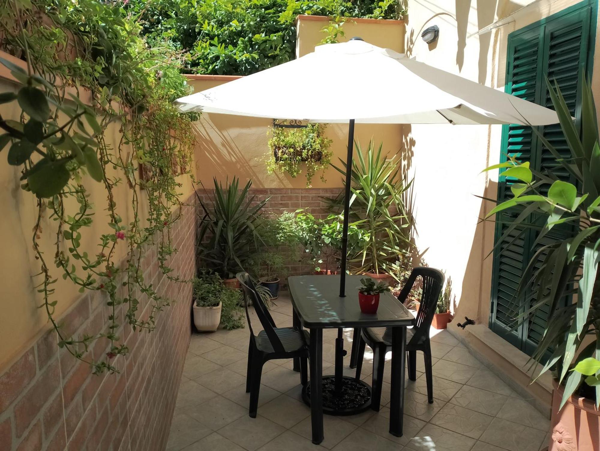 Appartamento Il Piccolo Eden - Private Garden Livorno Esterno foto