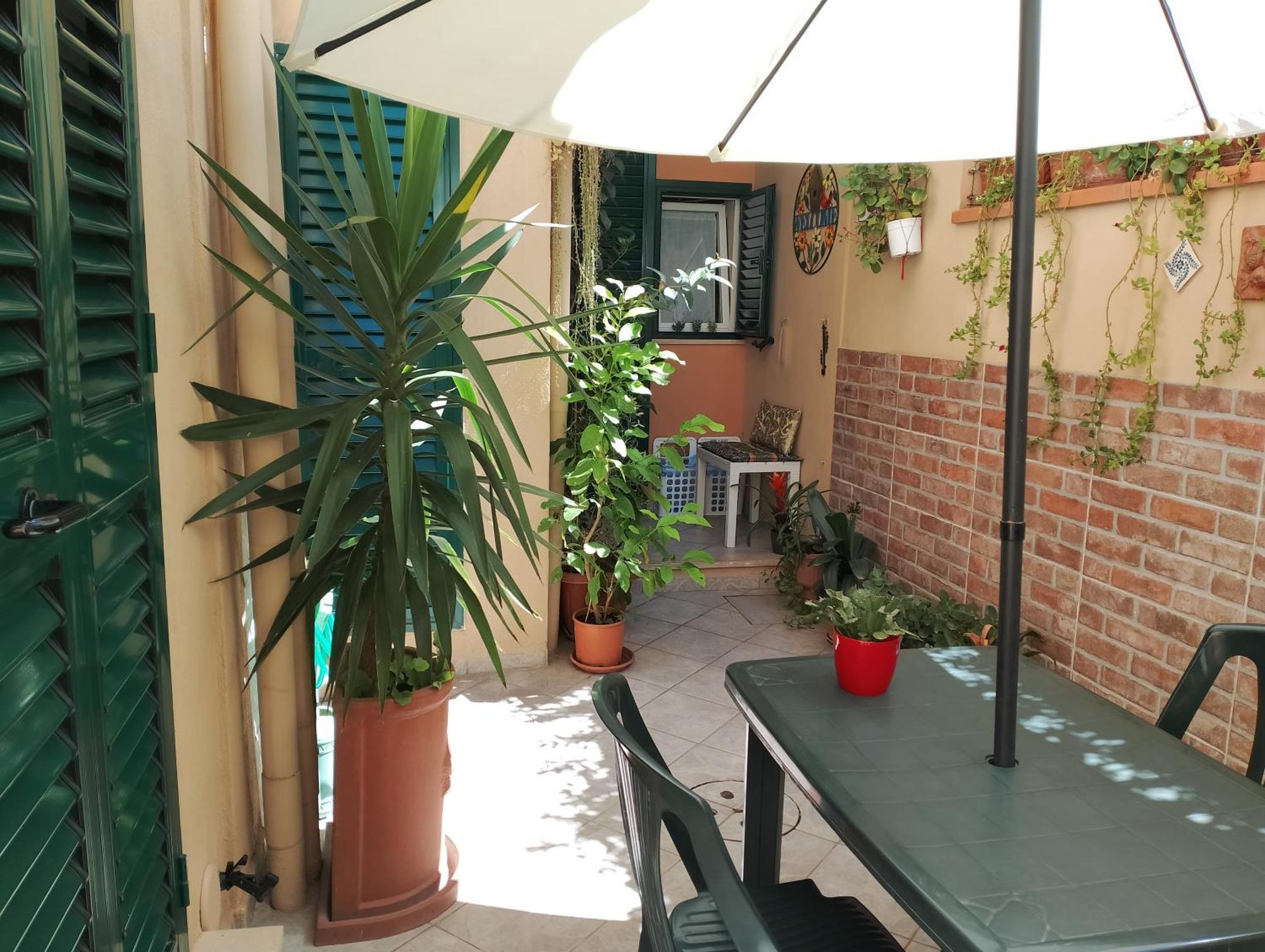 Appartamento Il Piccolo Eden - Private Garden Livorno Esterno foto